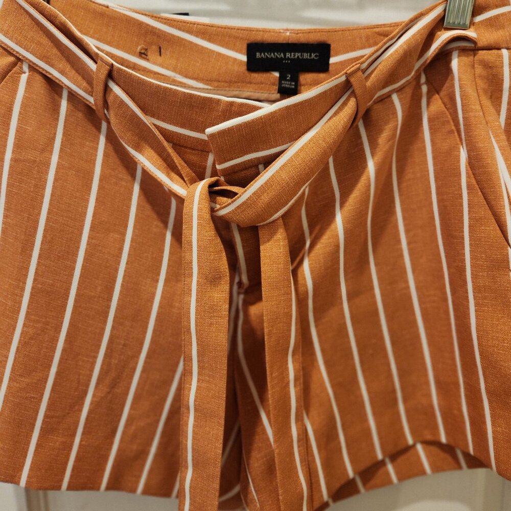 Banana Republic 4" Short- Size 2